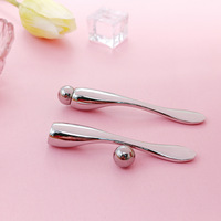 Vente en gros de cuillères à crème pour les yeux en alliage de zinc Little Whale, bâton de massage beauté, logo personnalisé, Guangdong