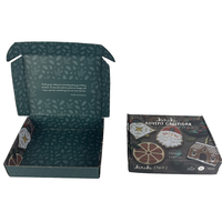 Caja de correo navideña de papel kraft corrugado con diseño de avión y copo de nieve, plegable, hecha a mano, personalizable y recuperable.