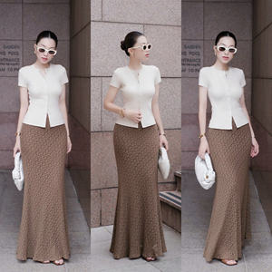 Camiseta de Mujer con Botones, Hecha en Vietnam, Cuello Redondo, Casual, Manga Corta, Mezcla de Poliéster, Cierre de Botones Frontales, Largo Regular - Product Image 6