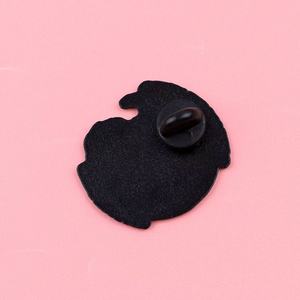 Al por mayor: Pines esmaltados de metal con diseño de Gato Lunar y Bote de Basura, insignias, broches de solapa de aleación, accesorios para ropa y mochilas - Product Image 6