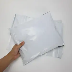 Pacchetto di buste per imballaggio personalizzato del fornitore adesivo polymailer logistica designer sacchetti di imballaggio con logo mailer borsa