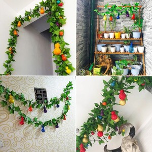 Vignes artificielles de courges avec des courges en plastique colorées et des feuilles vertes pour la décoration de mariage, la maison, l'intérieur et l'extérieur - Product Image 2