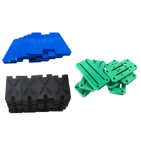 Glissières irrégulières en nylon renforcé de fibre de verre résistantes à l'usure, composants en plastique usinés sur mesure pour l'assemblage de meubles