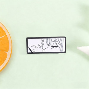 Broche en émail style manga noir et blanc, motif anime fille et visage de chat, pour la décoration de sac à dos - Product Image 1