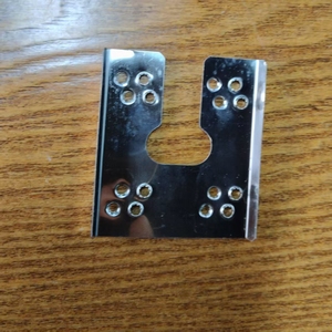 Staffa Fotovoltaica Personalizzata in Acciaio Inox 304, Pezzo di Connessione Solare Conduttivo per Pavimento, Doppia Forcella Isolante - Product Image 1