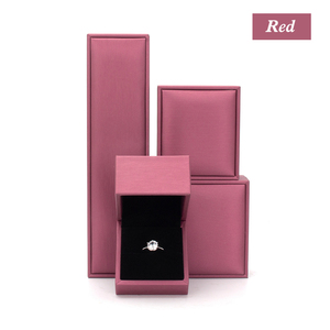 Organisateur de bijoux en cuir blanc avec logo personnalisé imprimé pour femmes - Product Image 3