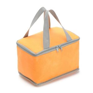 Sacs isothermes noirs personnalisés écologiques en non-tissé pour livraison alimentaire avec logo doré - Vente en gros - Product Image 4