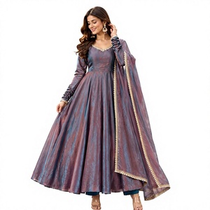 Traje Anarkali Tradicional Indio GRIS para Boda, Largo hasta el Suelo, Corte Holgado, Poliéster, Ropa Étnica para Mujer con Dupatta Dorada - Product Image 1