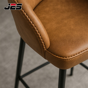 <span class=keywords><strong>Tabouret</strong></span> <span class=keywords><strong>de</strong></span> <span class=keywords><strong>bar</strong></span> <span class=keywords><strong>de</strong></span> style nordique avec coussin rond en cuir, dossier en <span class=keywords><strong>rotin</strong></span>, détails en laiton, base en cuir véritable pour café-<span class=keywords><strong>bar</strong></span> - Product Image 4