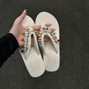 صندل نسائي جديد لصيف 2025 بتصميم عرقي عصري من مادة EVA لزيادة الطول، نعل سميك وألوان زاهية سهلة الارتداء - Product Image 3