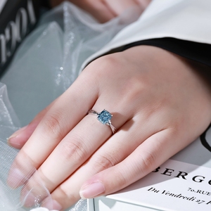 Bague de mariage en or blanc massif 18 carats sur mesure avec diamant bleu de laboratoire certifié IGI de 1,58 carat, bijoux de luxe pour femmes - Product Image 4