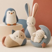 Ensemble de peluches neutres Morandi personnalisées OEM, pingouin, lapin, chat, mouton, lune, poupée en peluche, décoration minimaliste pour chambre d'enfant, oreiller