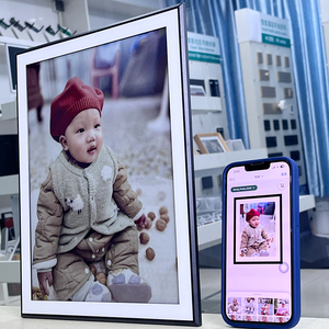 กรอบรูปดิจิตอลอิเล็กทรอนิกส์อัจฉริยะขนาด 13.3 นิ้ว ใช้พลังงานต่ำ สำหรับภาพนิ่ง ใช้ในบ้าน แกลเลอรี่ศิลปะ ร้านค้า และการโฆษณาเชิงพาณิชย์ - Product Image 1