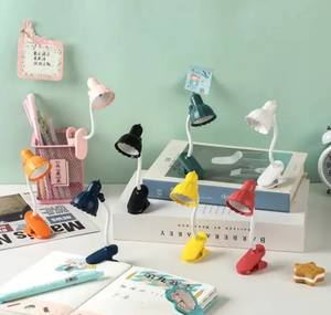 मिनी पोर्टेबल एलईडी लैंप को यादृच्छिक कोण रोटेशन और मुफ्त झुकने वाली छोटी किताब क्लिप और रात प्रकाश - Product Image 4