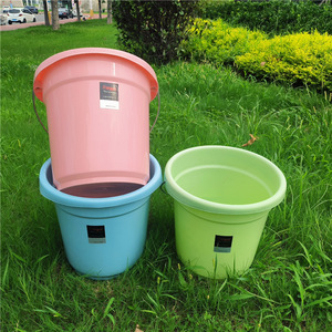 ถังพลาสติกหนา 35x33 ซม. วัสดุ PP สำหรับใช้ในบ้าน ซักผ้า อาบน้ำ ล้างรถ หลากสี - Product Image 2