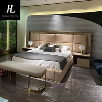 Italienisches Luxuriöses Modernes Schlafzimmer-Doppelbett Hochwertiges Villen-Lederbett mit Breitem Kopfteil
