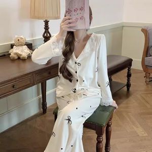 بيجامات نسائية كورية أنيقة بنقشة فيونكة لطيفة، نوم بلمسة أميرات مع دانتيل وتطريز على شكل كارديجان - Product Image 5