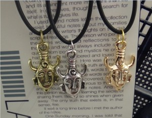 Collier pendentif en alliage de zinc style vintage, inspiré de la série américaine Supernatural, avec le talisman de Dean contre le mal, pour anniversaire - Product Image 2