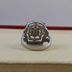 แหวนเพชร Jewelspaark 1.88 กะรัต ทรงกลม สีฟ้าขาวแฟนซี เงินแท้ 925 เครื่องประดับหมั้นสำหรับผู้หญิง - Product Image 4