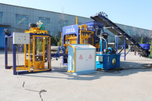 Macchina Automatica QT4-18 per Modellare Mattoni Cavi in Calcestruzzo con Pressione Idraulica a Risparmio Energetico 400x100x200mm - Product Image 6