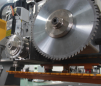 Machine de fraisage CNC 3 axes haute précision pour la sculpture sur bois, certifiée CE, avec ATC, mandrins, outils droits et lame de scie à lettres