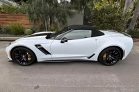 Chevrolet Corvette Cabriolet 2024 d'occasion, conduite à gauche, sièges en cuir, écran tactile automatique, phares au xénon, caméra de recul