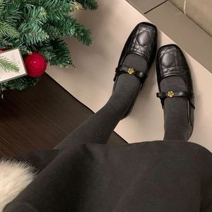 Zapatos Planos, Estilo Mary Jane con Peonía, Zapatos de Cuero Pequeños para Mujer, Color Negro - Product Image 6