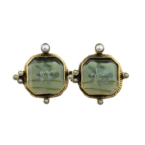 Orecchini a Perno Geometrici Vintage Placcati Oro Antico con Perle Imitate e Incastonatura a Castone, Gioielli di Moda per Donne - Product Image 1