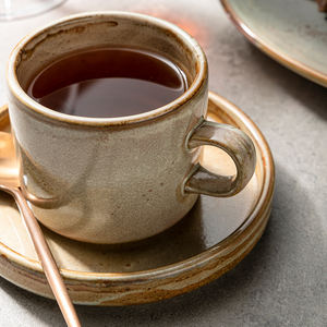 Tasse à café marron avec soucoupe en porcelaine de style rétro espagnol, de qualité supérieure, rustique et élégant, pour événements et bars - Product Image 1