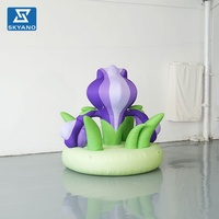 Modèle de fleurs gonflables irrégulières violettes personnalisées pour la décoration d'événements publicitaires en plein air, dans les parcs et sur les scènes