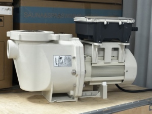 Pompe à eau solaire à économie d'énergie 800W pour piscine, 220V, monophasée, hybride AC/DC - Product Image 2
