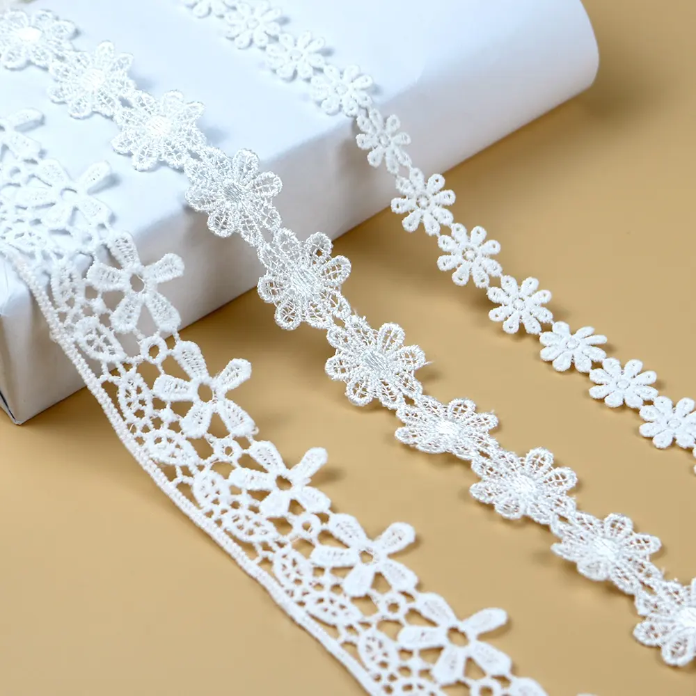 White Floral Bridal Trimm ing Lace BH für Höschen Unterschied liches Muster Nylon Spandex Narrow Border Lace Fabric