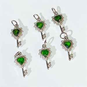 Gioielli in Stile Niche, Bracciale e Collana Fatti a Mano con Accessori Chiave dell'Amore in <span class=keywords><strong>Fosforo</strong></span> Verde Naturale e Corda Intrecciata - Product Image 1