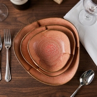 Ensemble de vaisselle en céramique de forme irrégulière marron terre cuite ST Wholesale, assiettes et bols à soupe pour restaurant et hôtel, avec décor émaillé