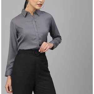Camisa de oficina para mujer de alta calidad con decoración de botones Blusas y tops versátiles para uso diario de negocios Acabado suave - Product Image 5