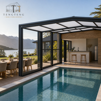 Véranda en verre moderne avec isolation thermique, construction durable, toit à pignon et conception quatre saisons pour hôtels et jardins
