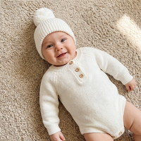 Vêtements pour bébé unisexes personnalisés, ensemble de combinaison en tricot blanc, bonnet à pompon, tenue de pull pour bébé, vêtements de boutique pour l'automne et l'hiver, OEM