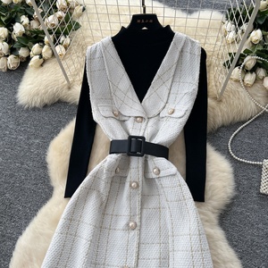 Ensemble robe sans manches à motif quadrillé et pull tricoté à col montant pour femme, idéal pour l'automne - Product Image 5