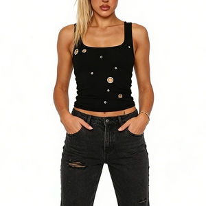 Top corto sin mangas con cuello cuadrado para mujer - Top ajustado acanalado con adorno de anillo metálico, estilo chaleco a la moda - Product Image 1