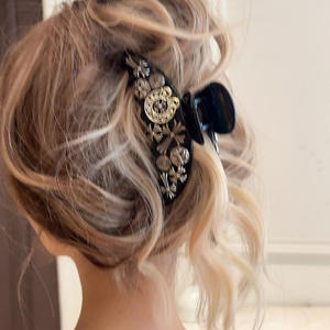 ZiTeng Cyber Spirit Femme Cheveux Griffes Subtil Unique Doux Cool Punk Style Croix pour Crocodile Requin Clip Demi-Tressé <span class=keywords><strong>Coiffure</strong></span> - Product Image 4