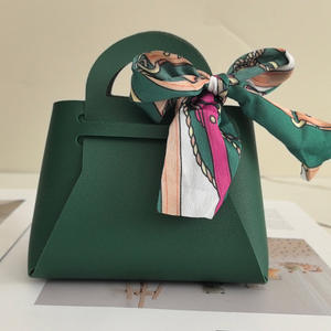 حقيبة هدايا صغيرة قابلة لإعادة التدوير مقاس 12*13*6 سم من الجلد الصناعي مع شريط، حقيبة محمولة للحلوى لهالوين وعيد الميلاد - بالجملة - Product Image 4