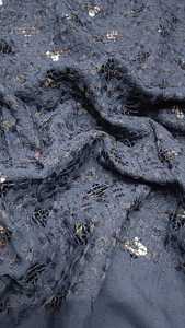 Tissu en rayonne imprimé le plus vendu, texture lisse, confortable pour l'été, idéal pour les kurtas, robes et tuniques, disponible à la vente - Product Image 4