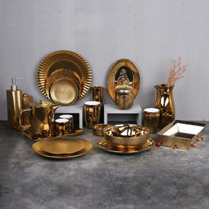 Ensembles de vaisselle de luxe en <span class=keywords><strong>céramique</strong></span> plaqué or de style arabe personnalisé plat et <span class=keywords><strong>plateau</strong></span> de service à motif végétal pour les mariages - Product Image 3