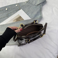 Sac à bandoulière géométrique en PU, style vintage, avec fermeture éclair, doublure en polyester, élégant et tendance