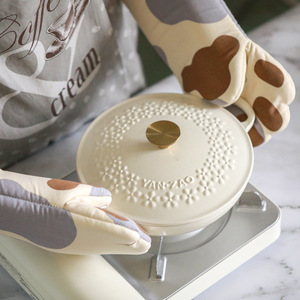 Cat Paw Cotton Oven <b>Gloves</b> 31cm Heat Resistant Microwave Safe For Kitchen Use - Product Image 3