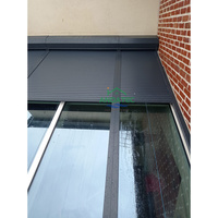 Persiana enrollable de aluminio eléctrica de diseño moderno, persianas de techo a prueba de agua para sombreado de aislamiento y seguridad