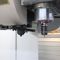 Fournisseur d'or Taian Yuzhuo VMC 855 Centre d'usinage CNC vertical