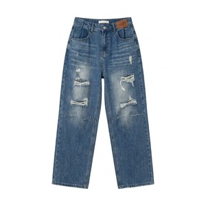 Jeans déchirés de créateur pour femmes, style streetwear, pantalon en denim, qualité boutique, OEM - Product Image 1