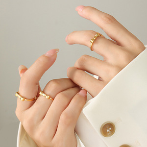 Anillo Ajustable de Acero Inoxidable con Baño de Oro Real de 18K y Pequeño Lazo, Resistente al Agua, Joyería para Mujer - Product Image 1