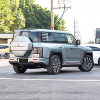 Nouvelle voiture SUV hybride de luxe chinoise à 4 moteurs, tout-terrain, puissante, électrique, Yangwang U8 Design, capable de rouler sur l'eau, de grimper en montagne